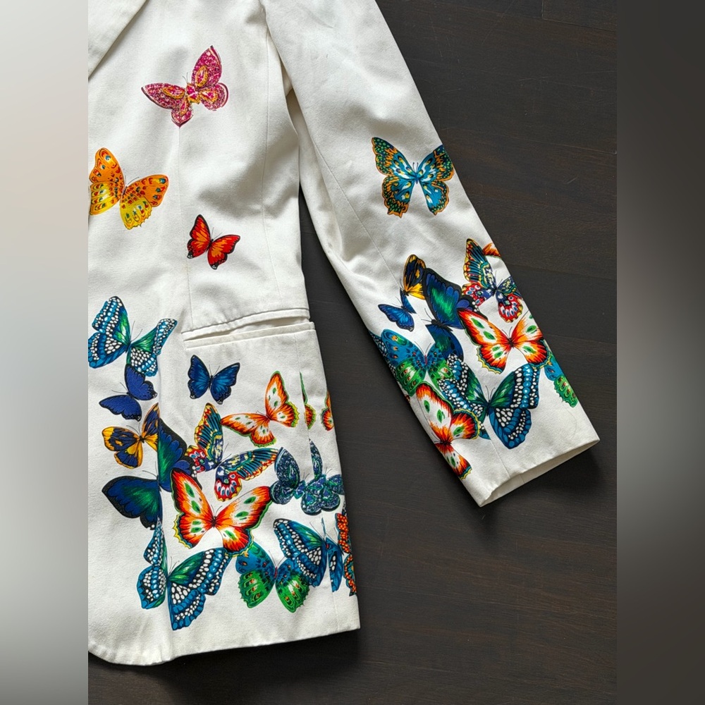 Vintage Escada Women's White Blazer with Colorful Butterfly Design - Picture 4 of 14